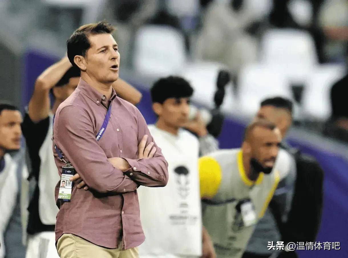 爱游戏全站-萨拉赫遭遇三持续失利，西班牙队教练压力巨大！
